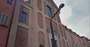Un artiste italien blessé au couteau dans une église à Carpi sur fond de polémique avec les traditionalistes